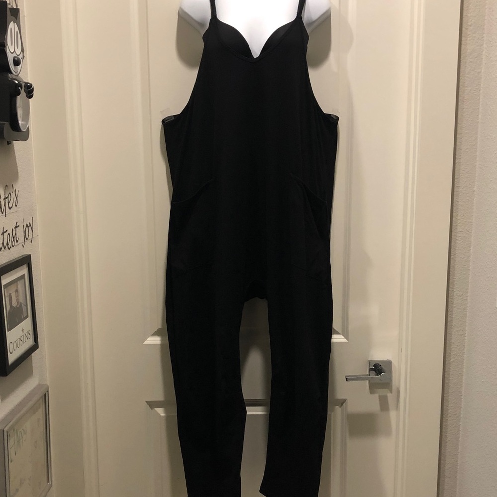 Automet Women’s Black Jumpsuit Pockets, & zip pocket on back,NEW,size XL